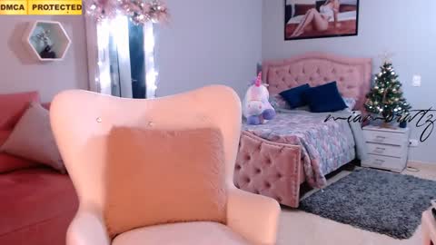 Mia online show from 12/13/24, 12:09