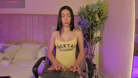 mia_mtnz02 online show from 11/26/25, 12:00