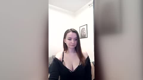 Mia online show from 06/29/26, 10:21