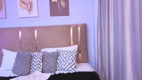 Mia online show from 03/15/26, 12:55