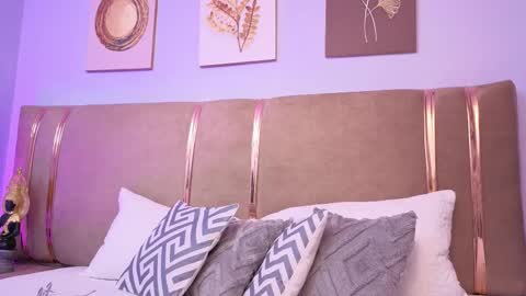 Mia online show from 03/18/26, 12:08