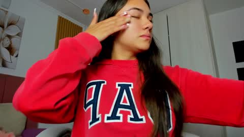 Snapshot of mia_nevaeh chatting on 01/04/25, 08:27 Mia Nevaeh - follow me online show from 01/04/25, 08:27