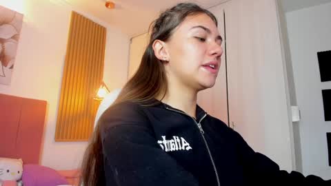 Snapshot of mia_nevaeh chatting on 01/21/25, 10:08 Mia Nevaeh - follow me online show from 01/21/25, 10:08