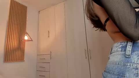 Snapshot of mia_nevaeh chatting on 02/13/25, 09:38 Mia Nevaeh - follow me online show from 02/13/25, 09:38