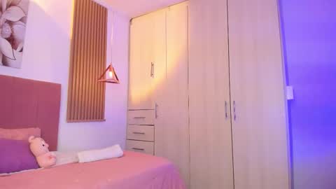 Mia Nevaeh - follow me online show from 12/13/25, 08:14