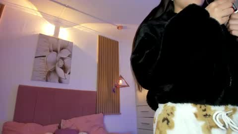 Mia Nevaeh - follow me online show from 04/18/26, 07:51