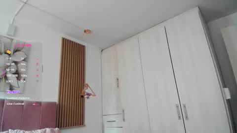 Mia Nevaeh - follow me online show from 07/12/26, 07:49