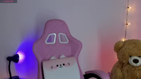 Snapshot of mia_noir chatting on 01/06/25, 04:04 MIA online show from 01/06/25, 04:04