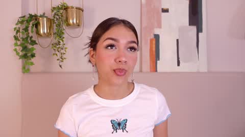 mia_oconner online show from 01/14/25, 11:31