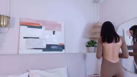 mia_oconner online show from 02/14/25, 12:14