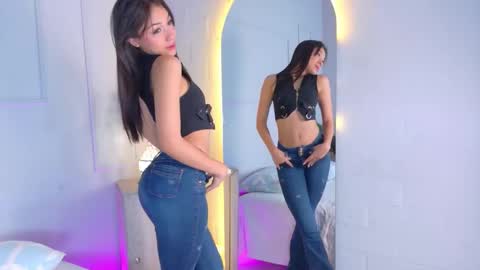 mia_oconner online show from 09/12/25, 08:20