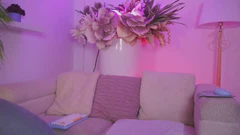 Mia online show from 03/29/26, 11:21