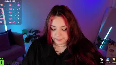 Snapshot of mia_r0ss chatting on 05/26/26, 01:12 Mia online show from 05/26/26, 01:12