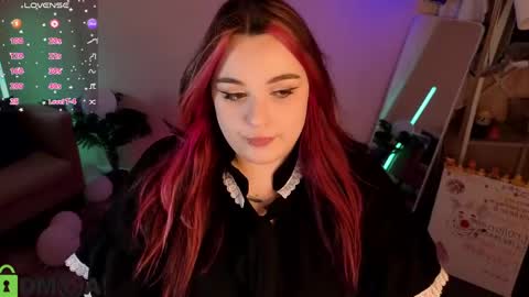 Snapshot of mia_r0ss chatting on 06/04/26, 01:44 Mia online show from 06/04/26, 01:44