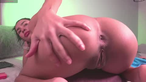 Mia Reeves online show from 04/21/26, 02:23