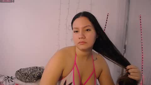 Snapshot of mia_reys chatting on 12/16/24, 12:38 mia reys online show from 12/16/24, 12:38