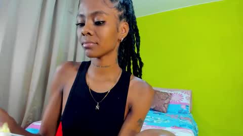 Snapshot of mia_rissi chatting on 10/14/25, 07:14 Mia online show from 10/14/25, 07:14