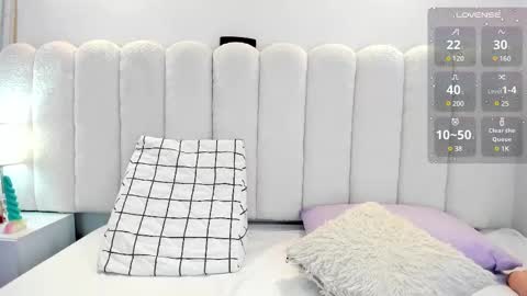 Mia online show from 02/22/25, 01:02