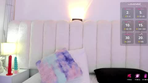 Mia online show from 03/08/25, 03:24