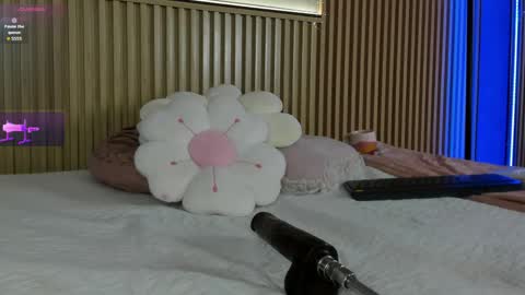 mia_rosalie online show from 04/30/26, 09:30