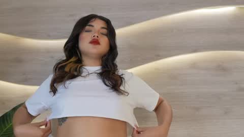 mia_rosalie online show from 05/14/26, 07:53