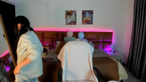 Snapshot of mia_rousseau chatting on 05/31/26, 03:15 MIA online show from 05/31/26, 03:15