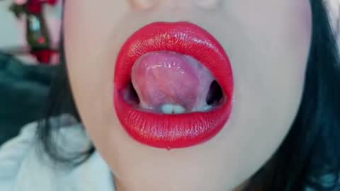 Mia online show from 03/02/26, 10:16