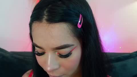 Mia online show from 04/09/26, 07:52