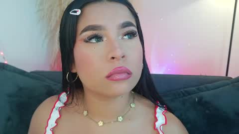 Mia online show from 04/12/26, 04:01