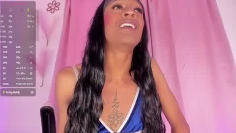 mia_royal online show from 07/14/26, 08:36