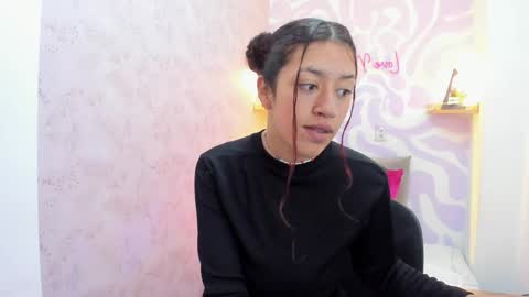 Snapshot of mia_scarlet7 chatting on 05/20/26, 12:44 Mia . online show from 05/20/26, 12:44