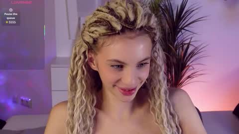 Mia online show from 11/05/25, 06:24