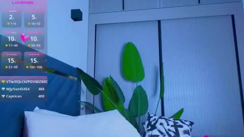 Mia online show from 09/16/25, 12:50