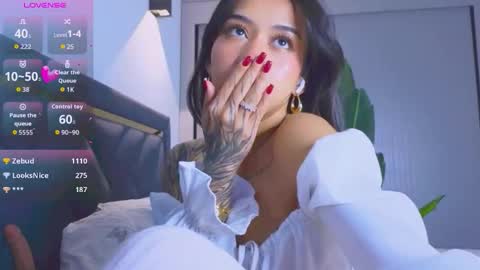 Mia online show from 11/08/25, 04:40