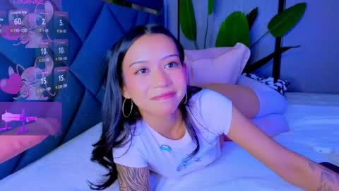 Mia online show from 04/10/26, 10:25