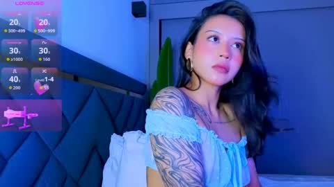 Snapshot of mia_sirenia chatting on 05/31/26, 01:40 Mia online show from 05/31/26, 01:40