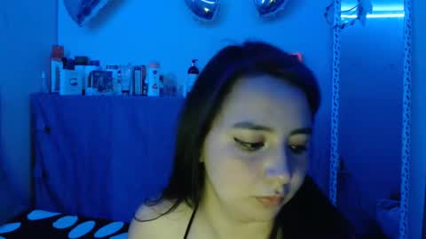 mia_smithl online show from 03/11/25, 09:13