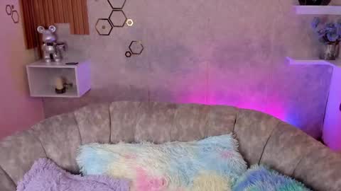 Snapshot of mia_smoke_ chatting on 05/08/26, 06:13 Mia online show from 05/08/26, 06:13