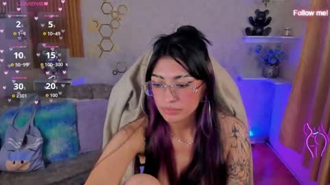 Snapshot of mia_smoke_ chatting on 05/28/26, 06:43 Mia online show from 05/28/26, 06:43