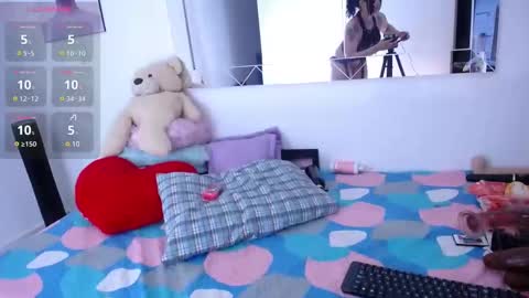 Mia  online show from 02/09/25, 05:50