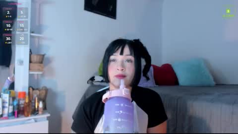 Mia  online show from 11/04/25, 04:00