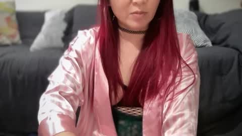 Mia online show from 12/04/25, 06:16