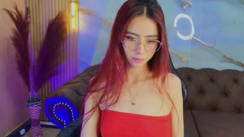 Snapshot of mia_tf chatting on 10/04/25, 01:20 Mia online show from 10/04/25, 01:20