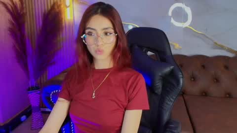 Snapshot of mia_tf chatting on 10/07/25, 01:52 Mia online show from 10/07/25, 01:52