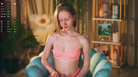 Snapshot of mia_vebes chatting on 05/19/26, 04:57 Mia online show from 05/19/26, 04:57