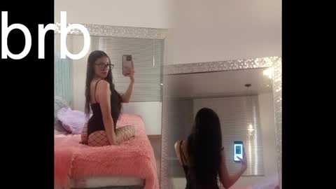 Snapshot of mia_velmont chatting on 05/29/26, 03:26 Miaaa online show from 05/29/26, 03:26