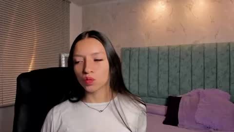 Snapshot of mia_velmont chatting on 07/01/26, 02:46 Miaaa online show from 07/01/26, 02:46