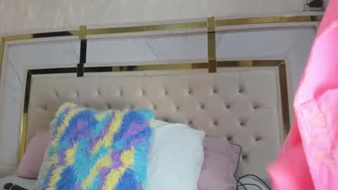 mia_vy online show from 01/08/26, 07:16