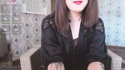 mia_wallase online show from 03/12/25, 08:30