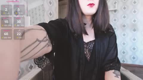 mia_wallase online show from 09/21/25, 07:10